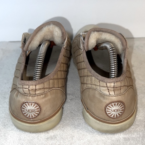UGG Laela Quilted Nubuck  Sheepskin Leather Slip-on Sneaker size 8 - Picture 4 of 12